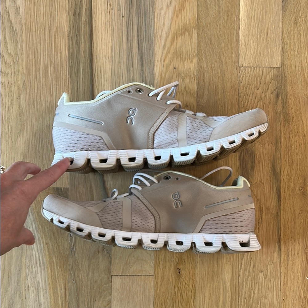 On Cloud tennis shoes